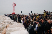 L\'avamporto di Senigallia pieno di persone nel giorno dell\'inaugurazione