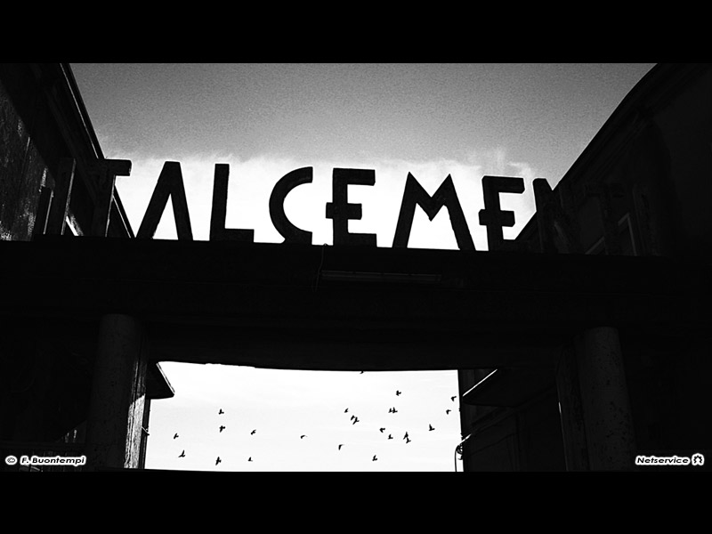 10/11/2011 - L'ingresso della ex fabbrica Italcementi di Senigallia